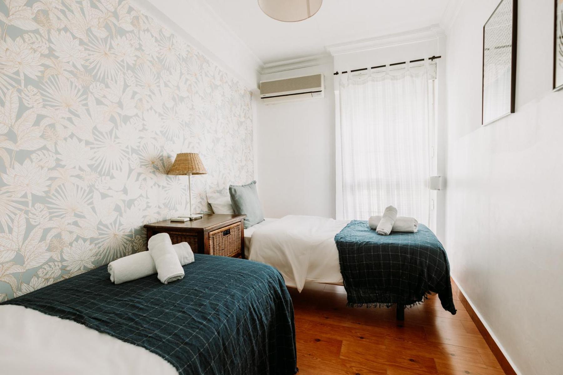 Spacious Central Apartment Севілья Екстер'єр фото